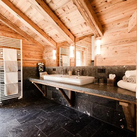 Alpenchalet راوريس